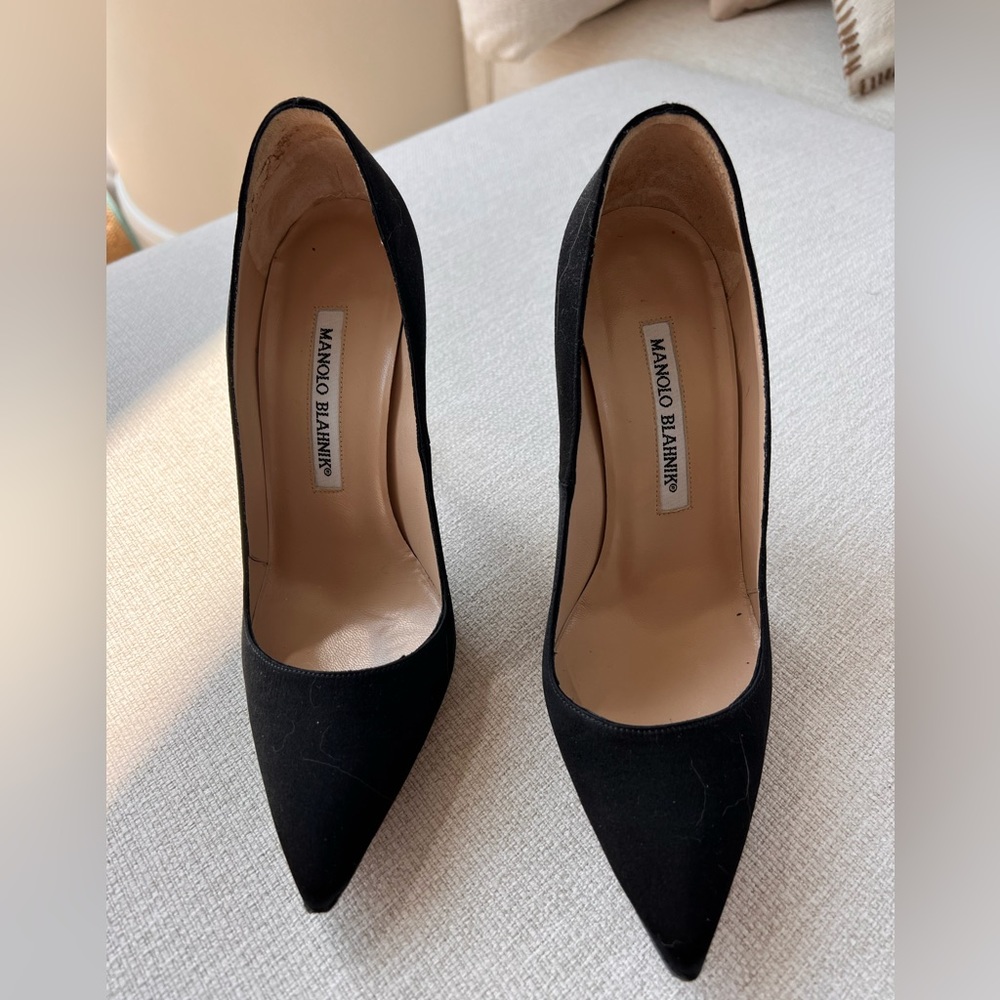 MANOLO BLAHNIK
BB 90mm Satin Pumps